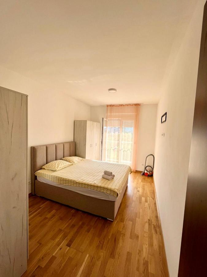 Z Apartment بودغوريتْسا المظهر الخارجي الصورة
